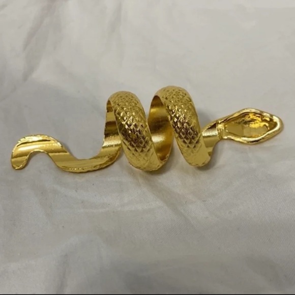 RING - Picture 3 of 3